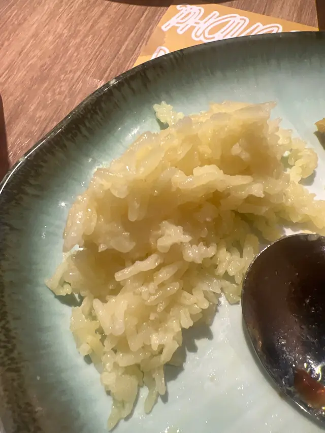 坐位很多，客人不能選擇坐位，今時今日咁嘅服務態度，非常唔要得