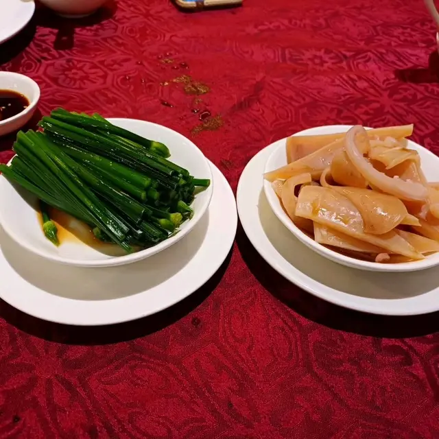 白灼魷魚和白灼韭菜花