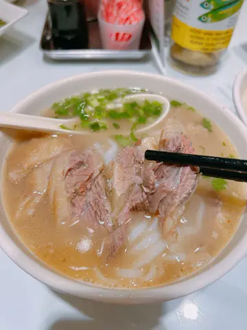招牌崩沙牛腩