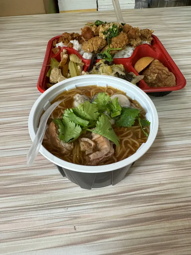 大腸蚵仔麵線