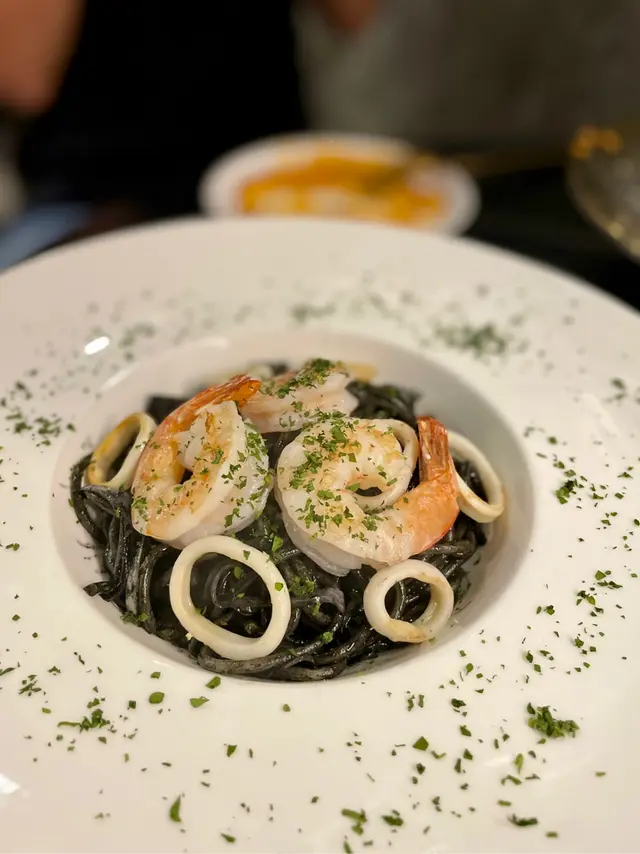 墨汁海鮮意大利粉