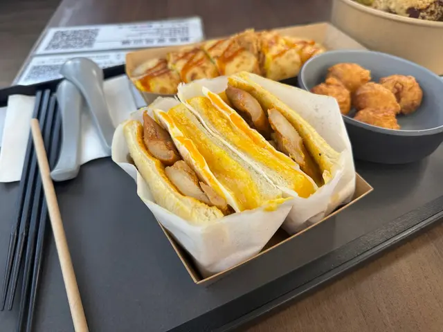 慢烤雞腿芝士蛋吐司