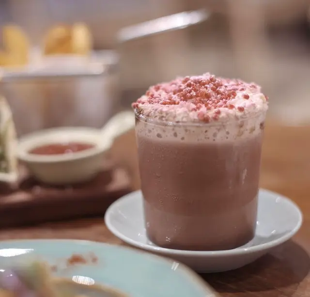 草莓朱古力雪山脆脆