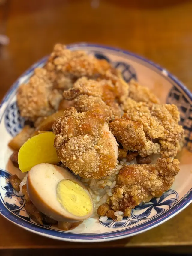 香酥雞排魯肉飯