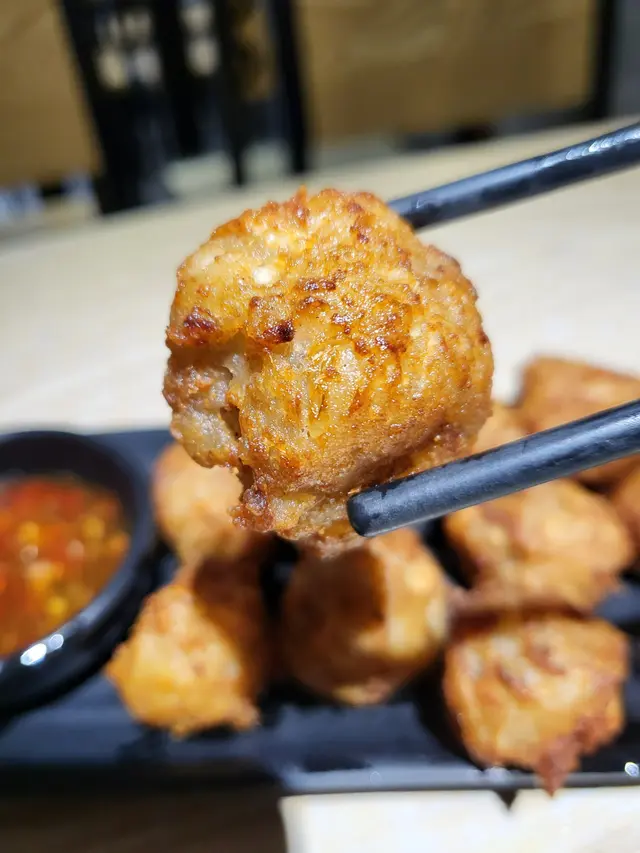 招牌鮮炸肉丸