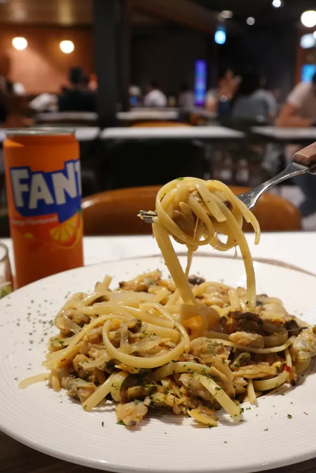 香蒜白酒蜆肉意粉