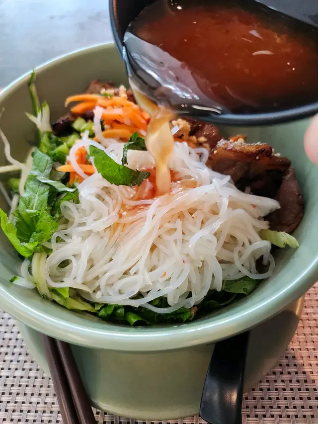 炭燒豬肉撈檬粉 $128