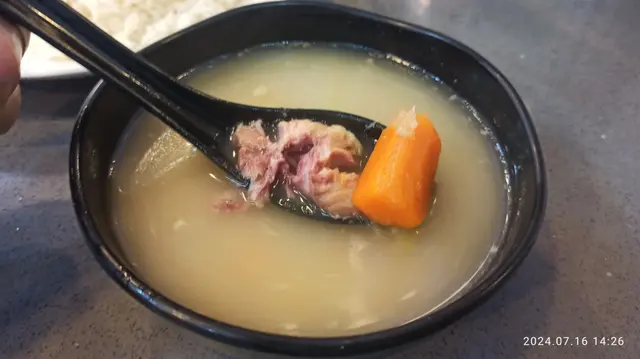 例湯稍鹹但味濃及有湯渣食