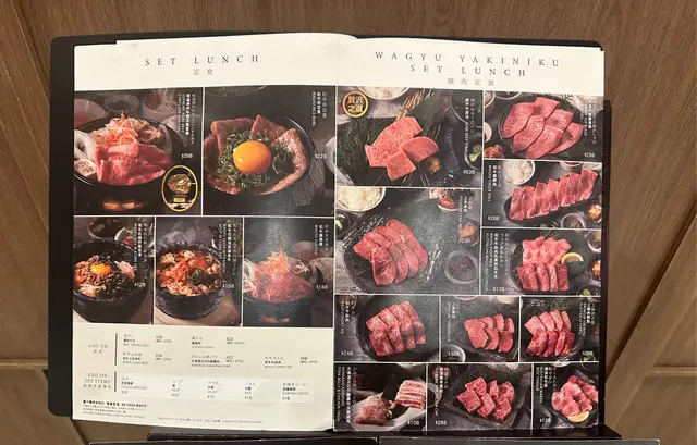 無敵海景、大眾價錢，又坐得舒服嘅環境在銅鑼灣其實好少見。 還有一間可以坐10 個人的小房， 吾錯。 而且好但又吾煩。 
牛肉肩薄切非常正， 加埋隻蛋食最好。 還有Yakuniku #燒肉汁好好味。 
為一問題是Openrice 無得訂枱， 要打電話， 非常奇怪， 所以吾滿。  