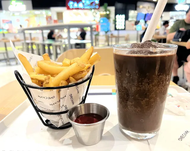 自家手切炸薯條 及 奧利奧沙冰