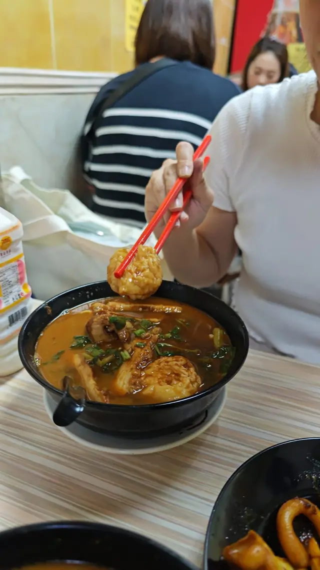 魚腐豬頸肉油麵
