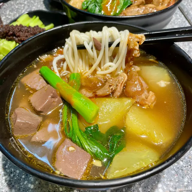 自選三餸車仔麵