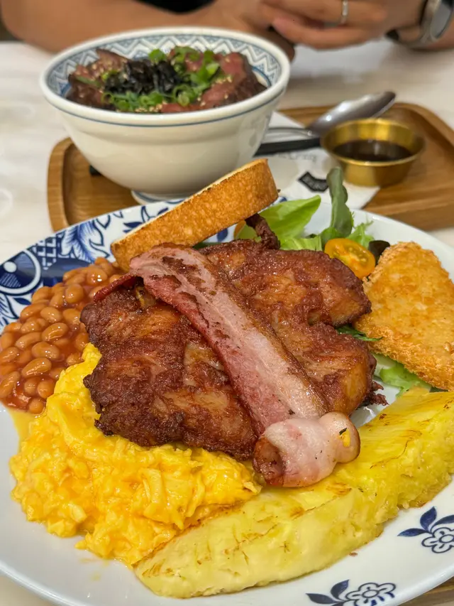 南乳炸豬扒大滿足早餐