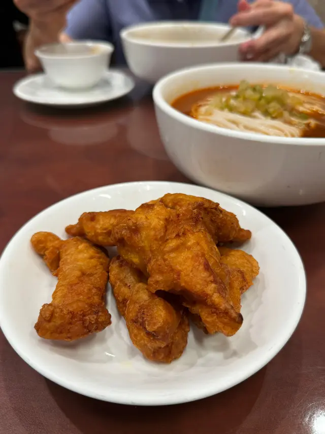 Pork chops thoughtfully cut into bite size. Too bad it was bland