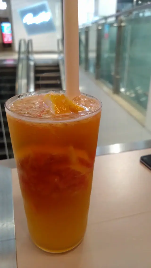 西柚、橙、香檸與茉莉茶的配搭,水果綠茶清爽冰涼,清新解渴!