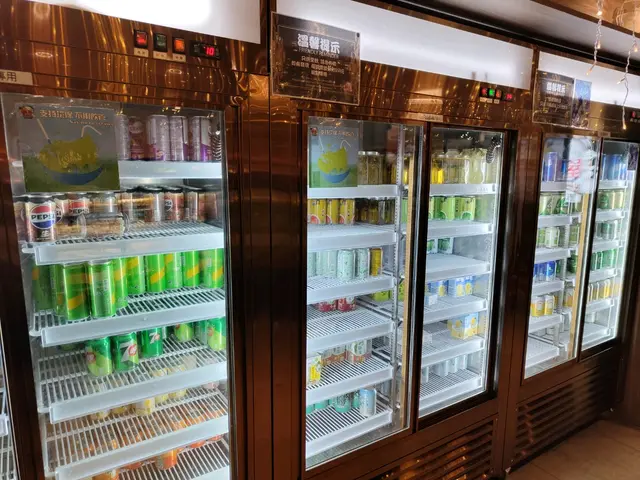 任飲飲品櫃