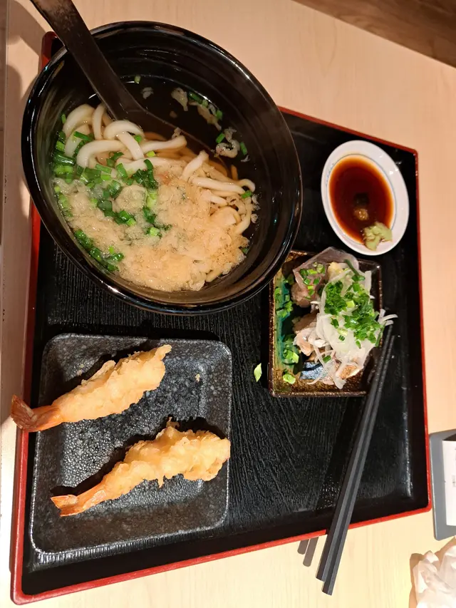 炸蝦天婦羅烏冬 + 池魚壽司