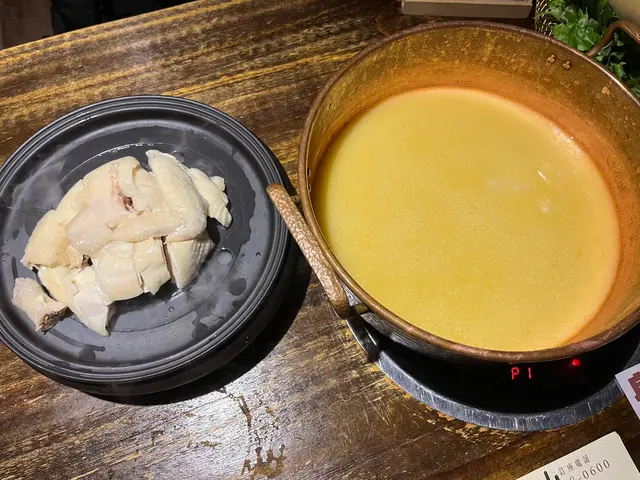 養顏花膠筒濃雞湯鍋