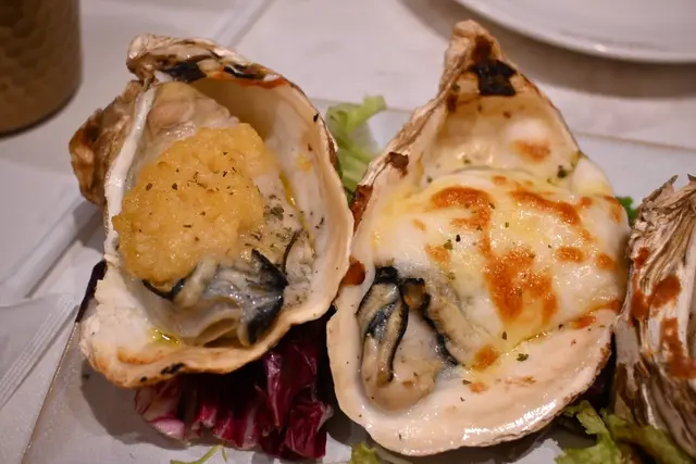 蒜蓉 /芝士焗生蠔(4隻)