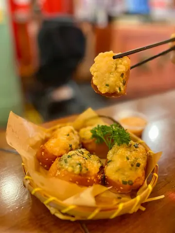 芝麻蝦多士