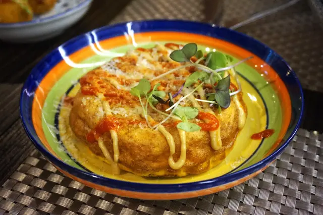 西班牙薯仔軟臘肉腸蛋餅