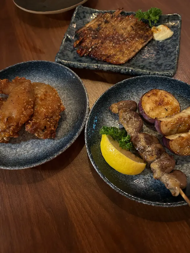 任食時令串燒、炸物、小食