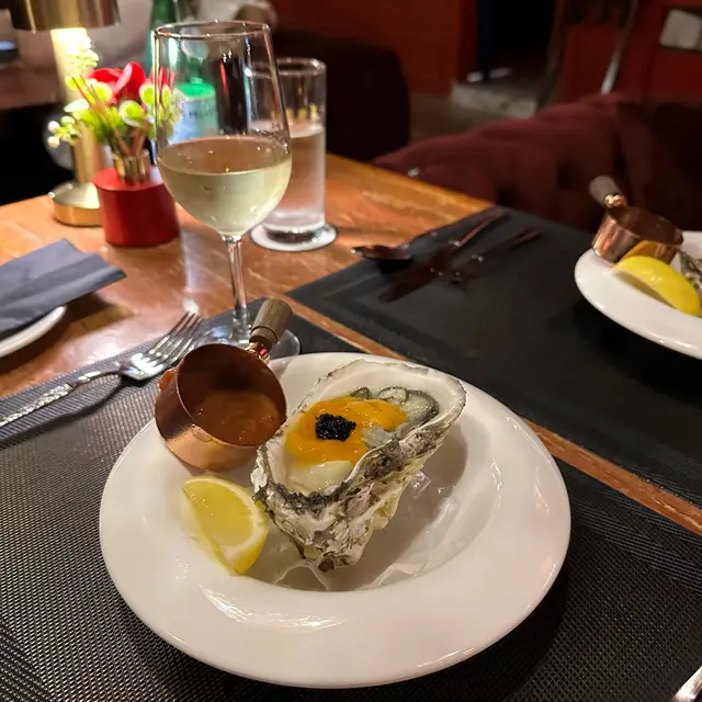 海膽魚子醬伴生蠔