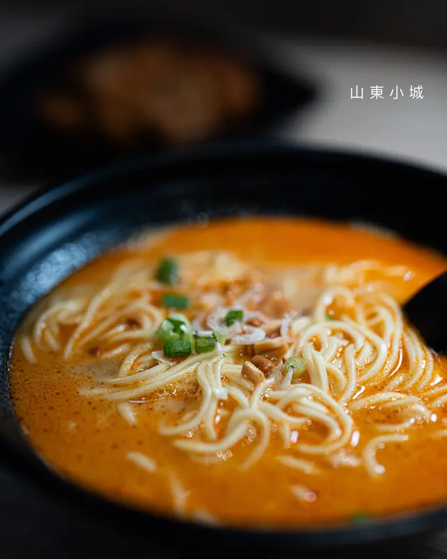 生炸豬扒擔擔麵