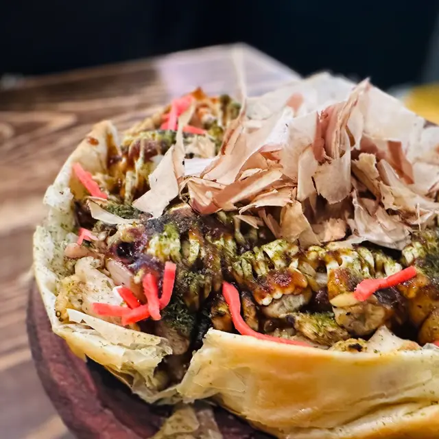 日式海鮮大阪燒酥皮薄餅