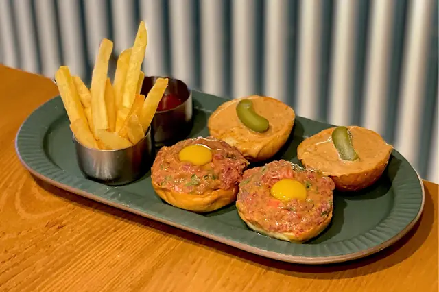 生牛肉他他小漢堡