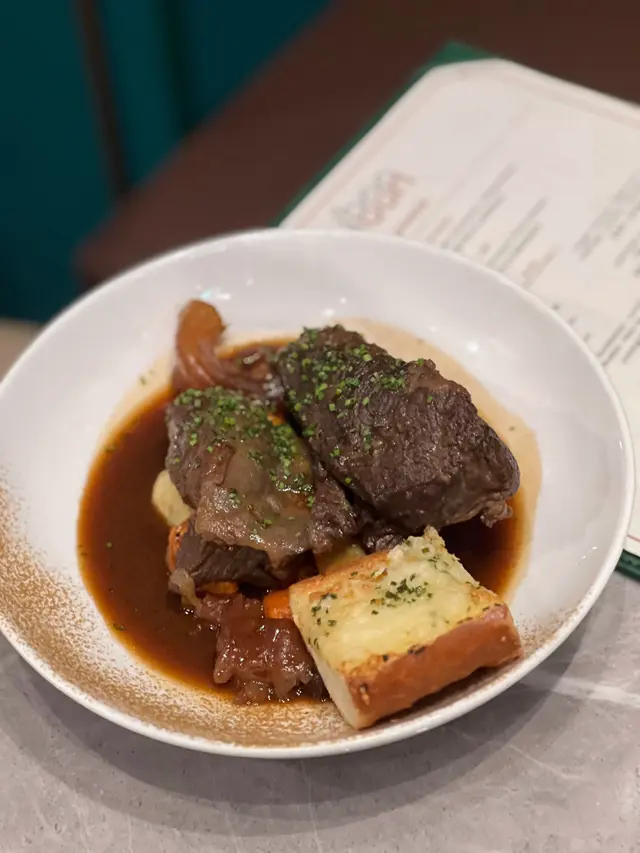 紅酒燉澳洲M6和牛面頰肉