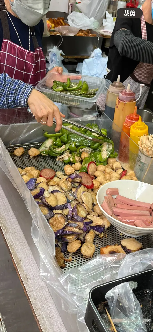 出晒名～平～煎釀三寶，一蚊一件，抵到爛，只求食飽，可以翻炸，翻炸後更好食😋