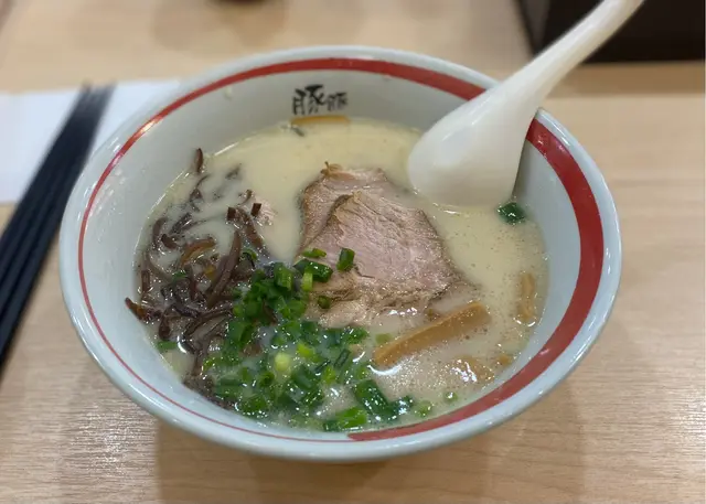 白豚拉麵