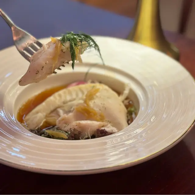 茴香魚高湯煮海鱸魚
