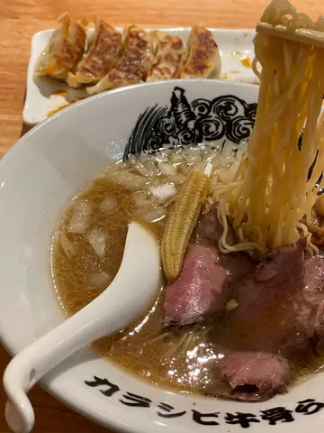 招牌牛骨拉麵