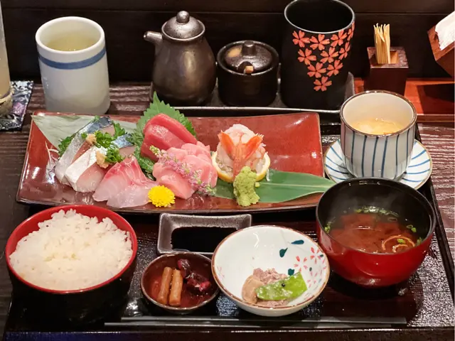 是日刺身5種盛定食