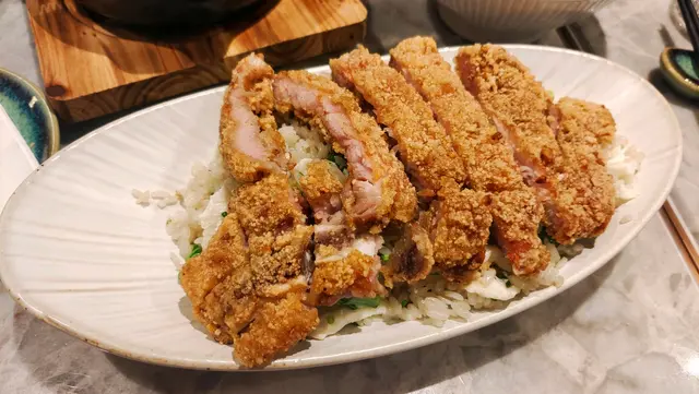 酥炸豬排蛋白炒飯