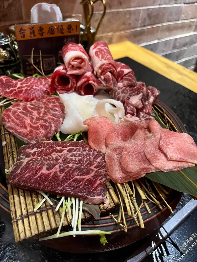大滾友牛肉拼盤(細)