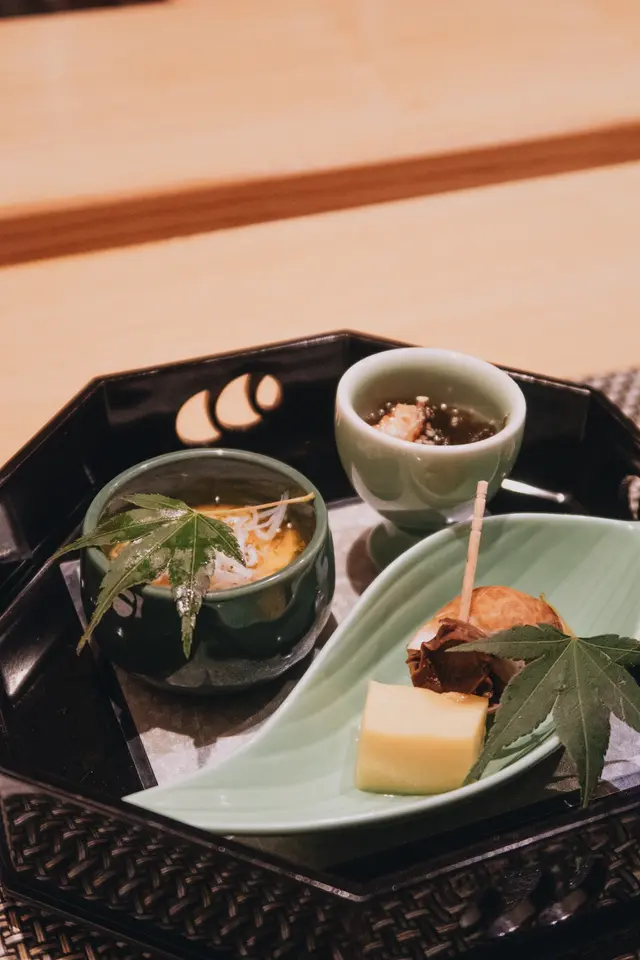 前菜三點:鰻魚水雲醋物 / 白飯魚蒸蛋 / 粟米布丁