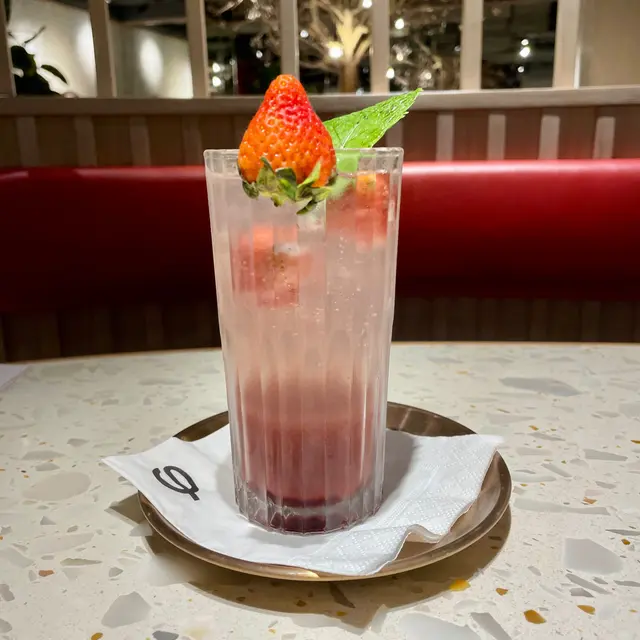 飄浮士多啤梨梳打