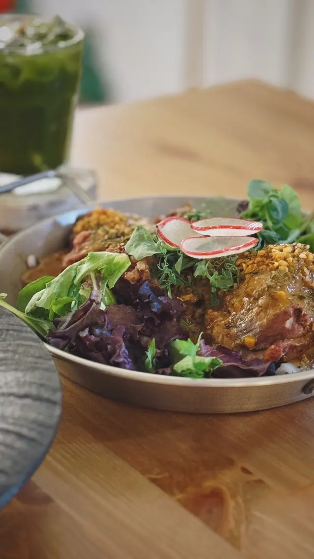 慢煮牛面頰.港式沙嗲汁煎腸粉