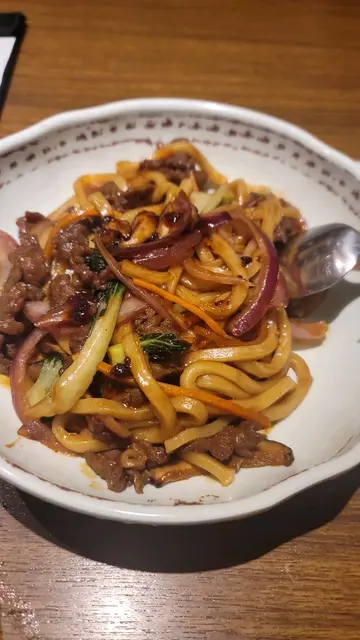 穀飼牛肉炒讚岐手打烏冬-午餐