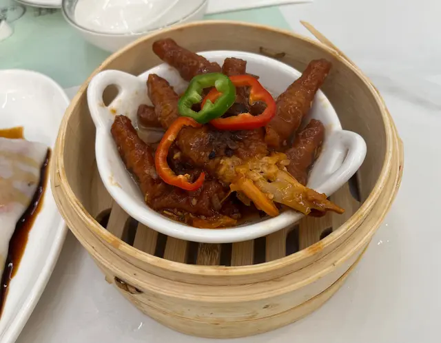 豉汁蒸鳳爪質嫩爽口，雞爪控必吃~  味道鮮香入味，軟爛脫骨，比茶樓的更好吃。