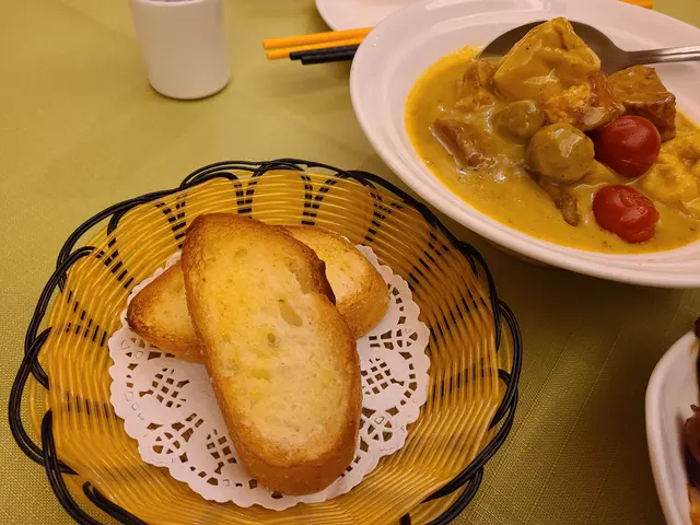 椰香咖喱素雜錦 配法包