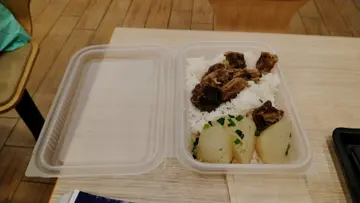 清汤罗白牛腩饭+老火汤+中国茶