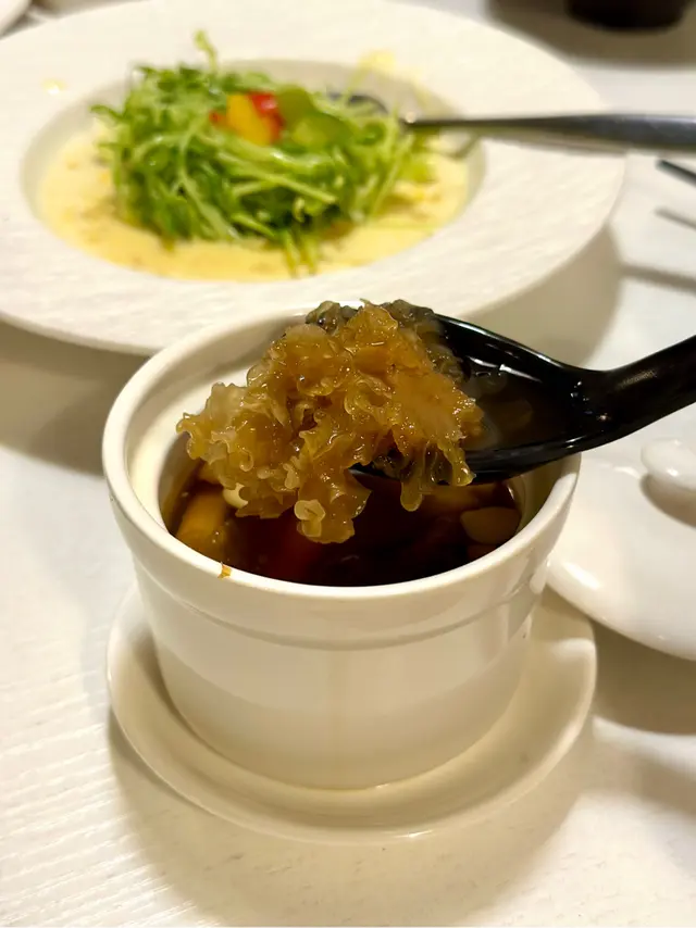 椰汁雪耳無花果燉湯