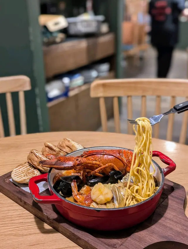 龍蝦海鮮海龍皇湯意大利麵