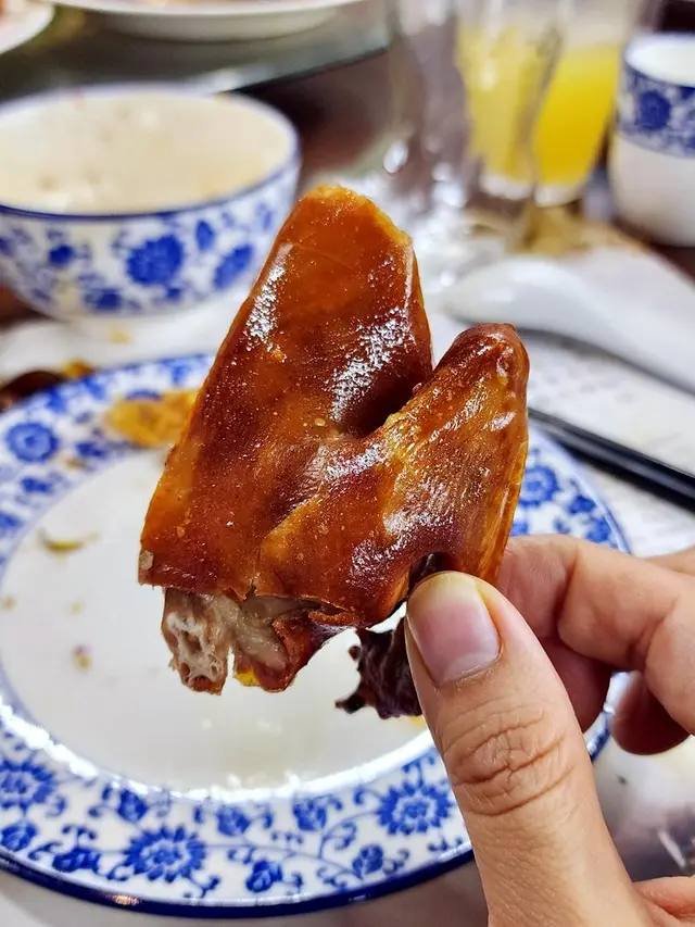 玻璃乳鴿