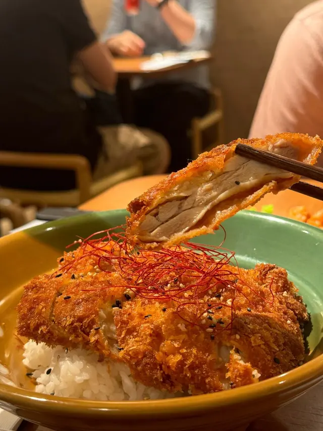 自家製橘子厚切吉列雞扒配溫泉蛋飯