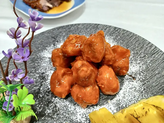 咕嚕鳳梨黑毛豬肉